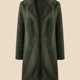 Blød teddy damefrakke i lang model med elegant krave