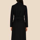 Lang elegant damefrakke i uldlook med bælte og dobbeltradet design