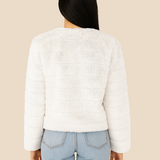 Kort faux fur jakke til kvinder i blødt og luksuriøst pelsklook