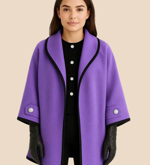Elegant dameponcho i uldlook med knapdetaljer og løs pasform