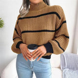 Brun striktrøje med sorte striber – Løs højhalset sweater til kvinder