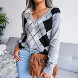 Argyle sweater til kvinder – V-udskæring i lyseblå og sort