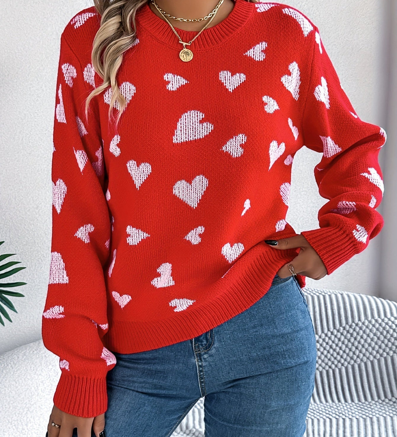 Pink sweater med røde hjerter – Romantisk og trendy strik til kvinder