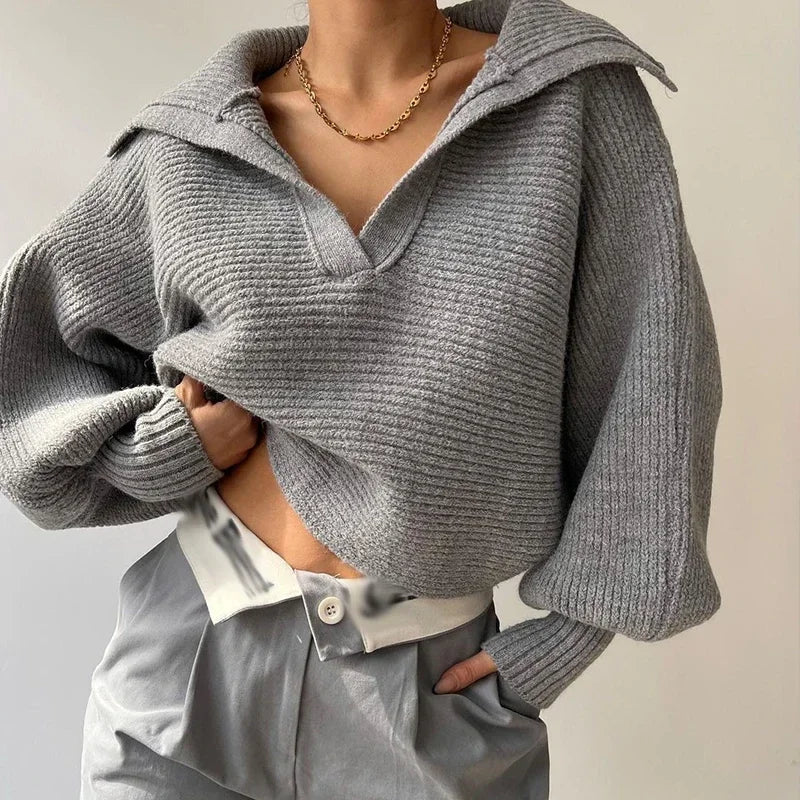 Lyserød ribstrikket pullover med v-hals og stor krave