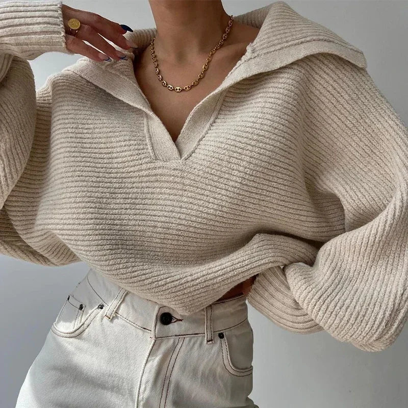 Lyserød ribstrikket pullover med v-hals og stor krave