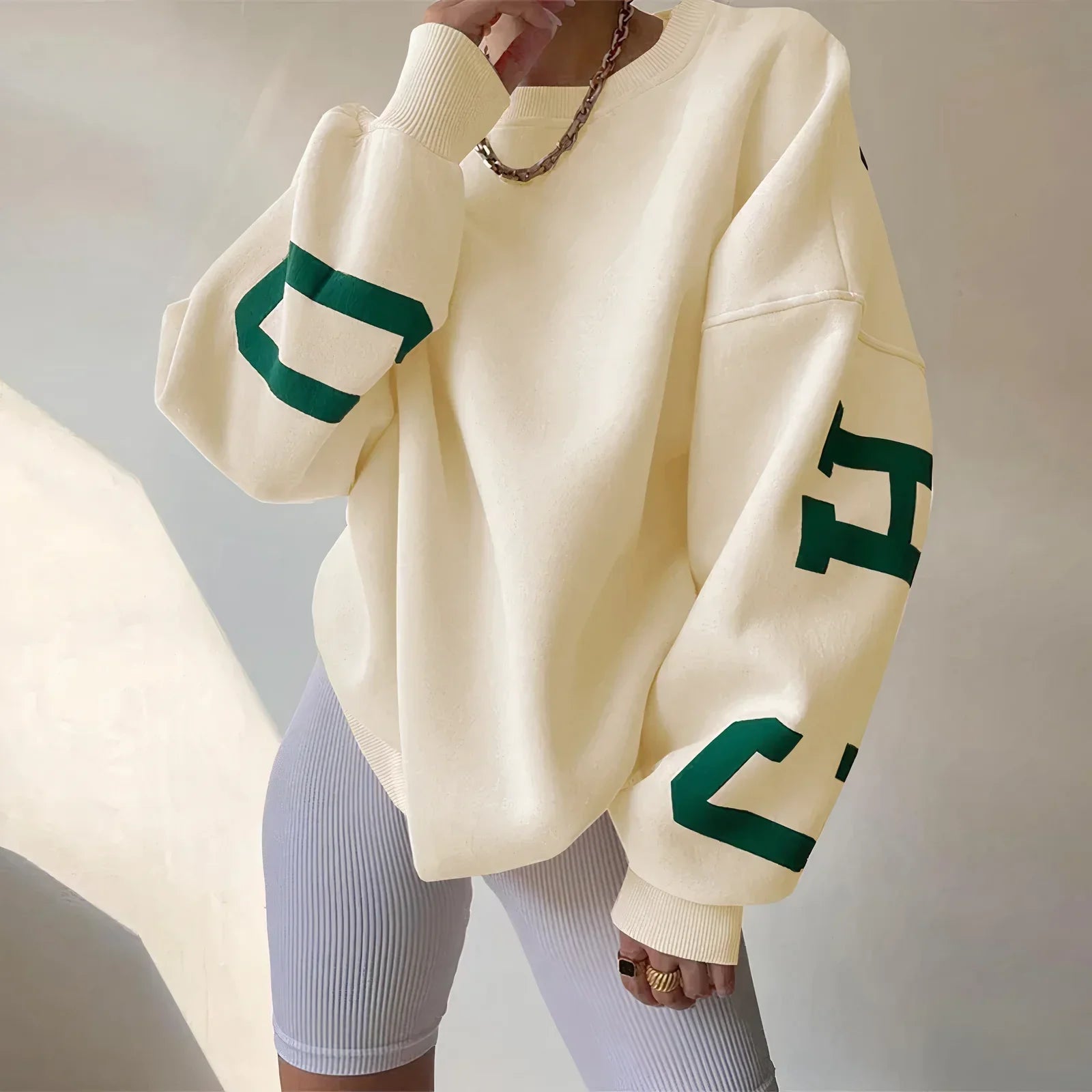 Oversized mintgrøn sweatshirt med print – streetwear til kvinder