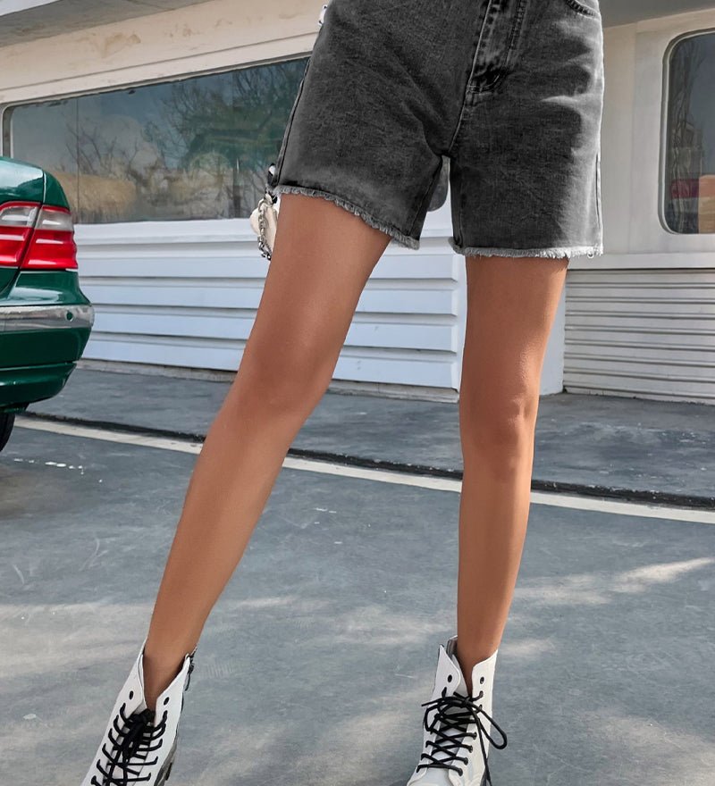 High-Waist Denim Shorts med Rå Kant – Cool & Casual Stil