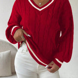Stribet Kabelstrikpullover med V-udskæring – Stilfuld & Komfortabel