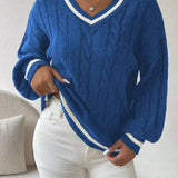 Stribet Kabelstrikpullover med V-udskæring – Stilfuld & Komfortabel