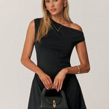Asymmetrisk One-Shoulder Mini Kjole