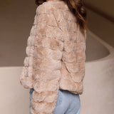 Kort faux fur jakke til kvinder – elegant og blød pelsjakke til hverdag og fest