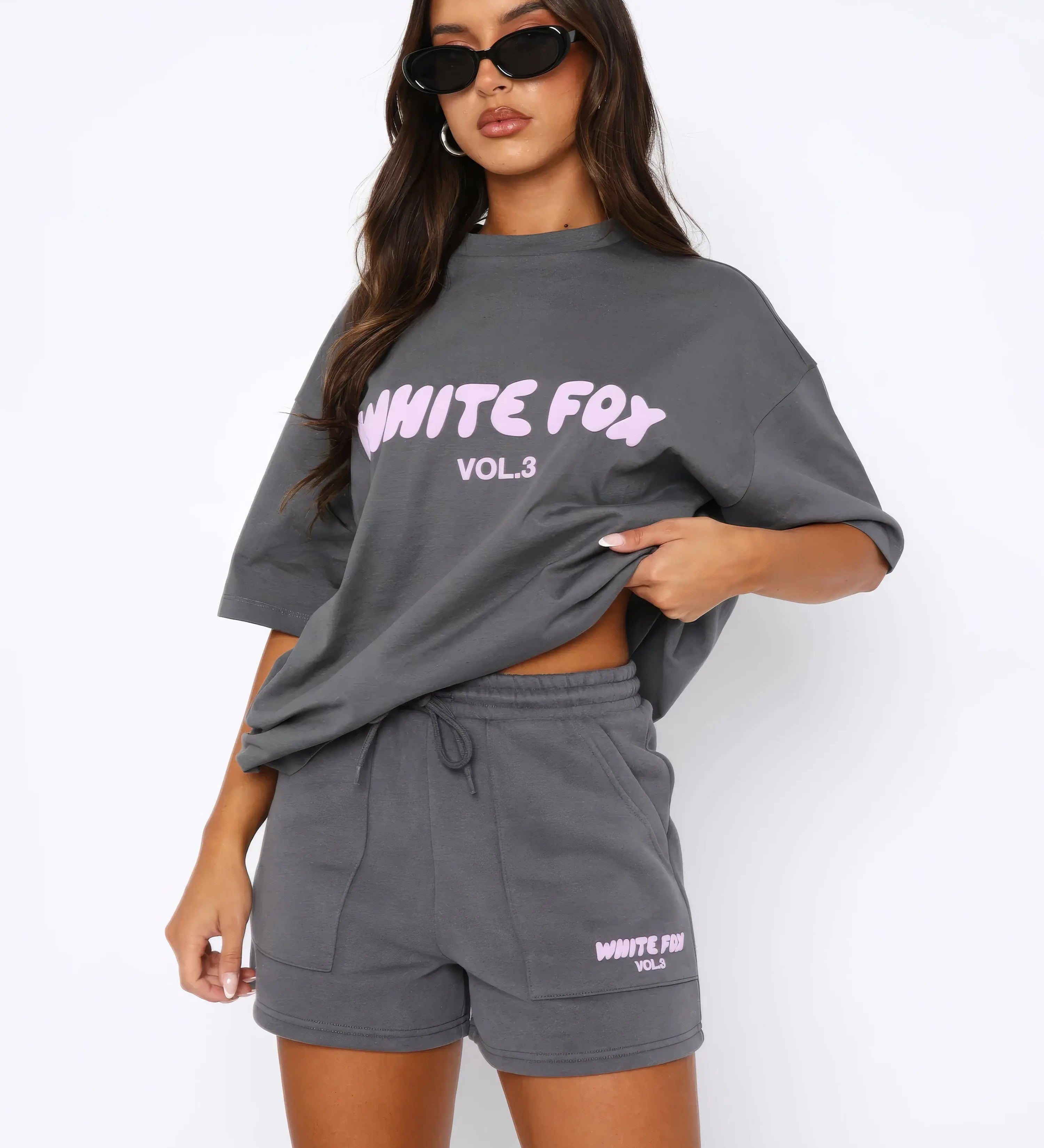 Oversize t-shirt og shorts sæt til afslapning