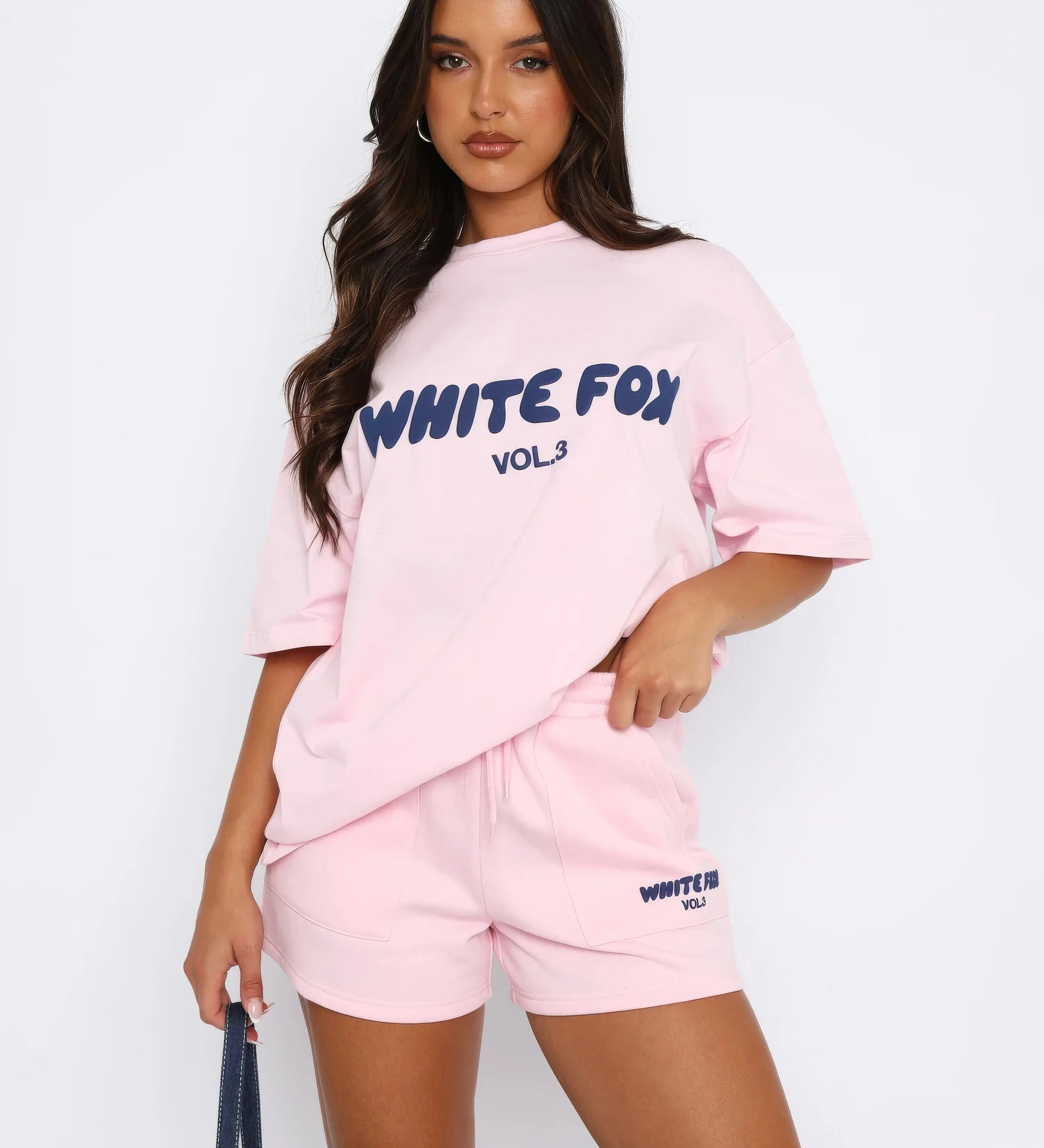 Oversize t-shirt og shorts sæt til afslapning