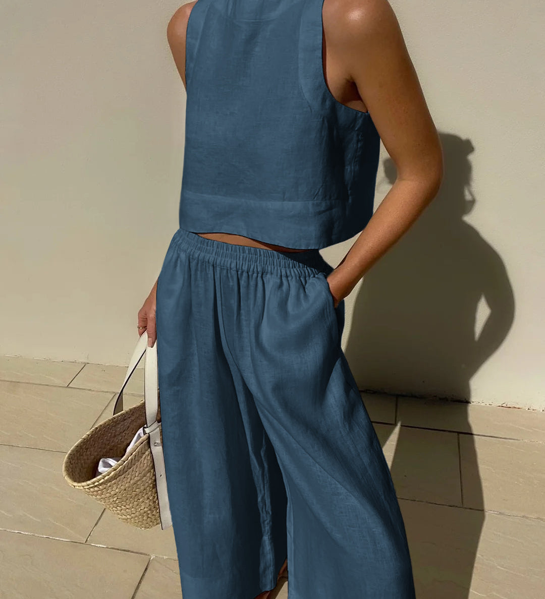 Løst sommer sæt i let stof – komfortabelt og stilrent to-delt outfit