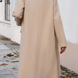 Lang elegant damefrakke – tidløs uldlook frakke til hverdag og fest