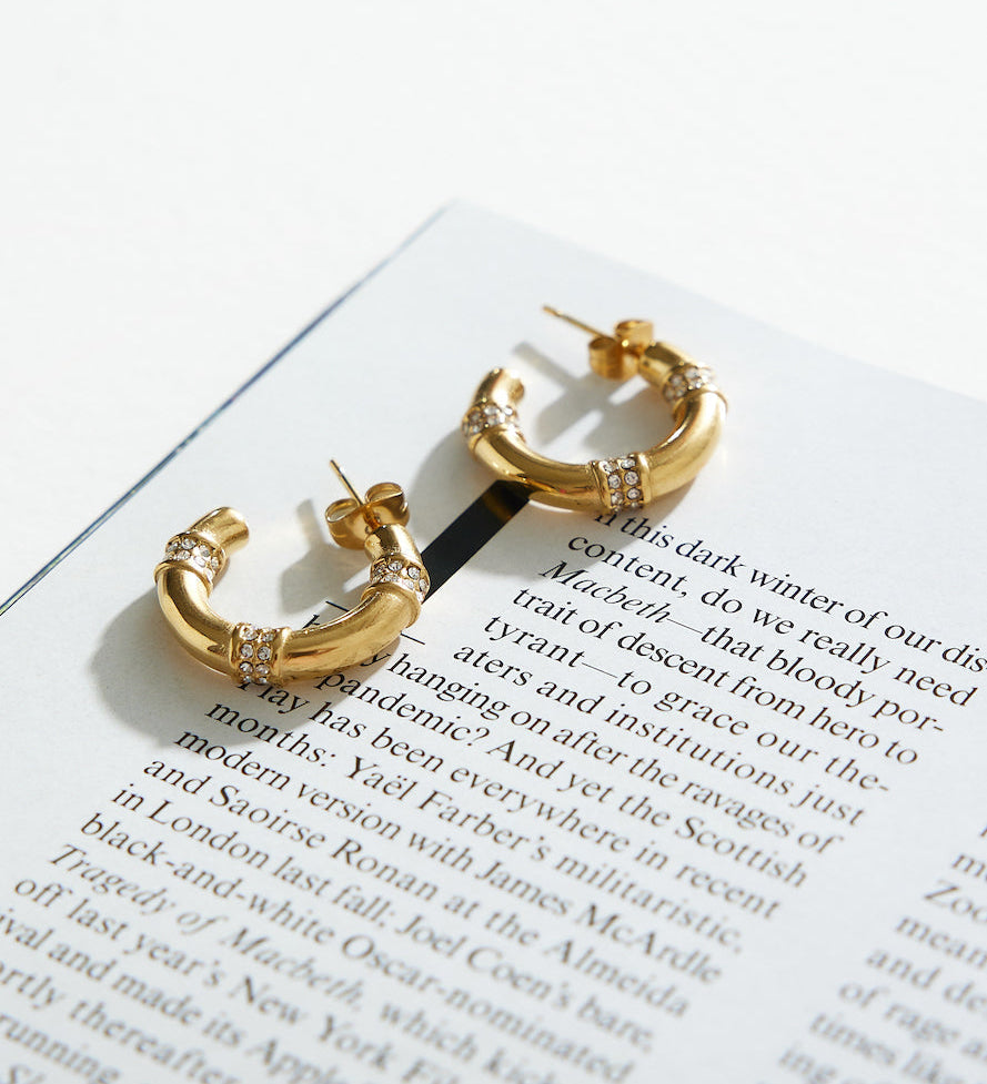 Tykke guld hoop øreringe til kvinder – stilrent og luksuriøst design