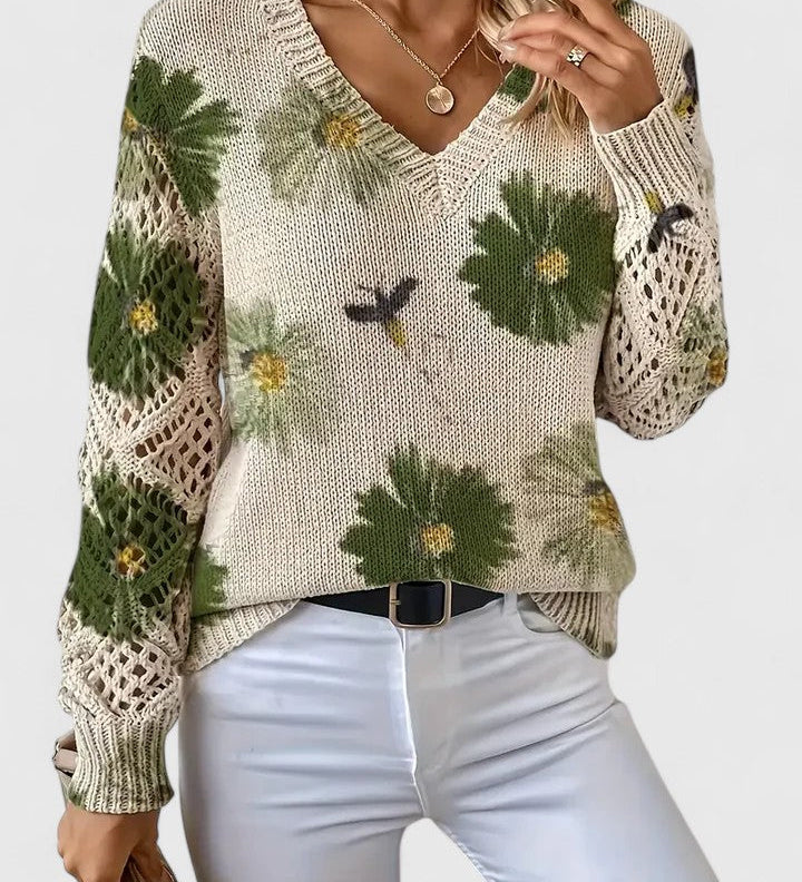 Blomstret V-Hals Bluse med Blondeærmer – Elegant og Feminin Stil