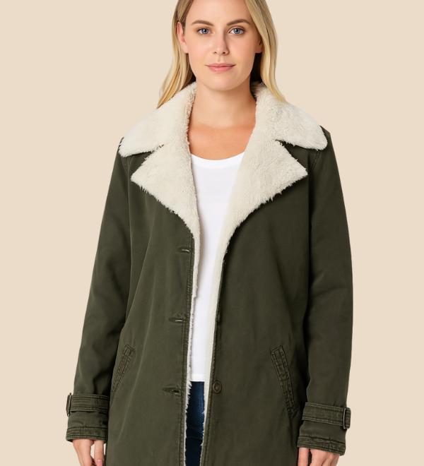 Varm teddyforet damejakke i blød fløjl med elegant krave