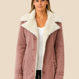 Varm teddyforet damejakke i blød fløjl med elegant krave