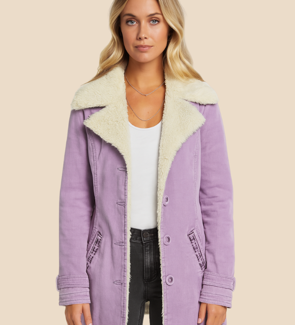 Varm teddyforet damejakke i blød fløjl med elegant krave