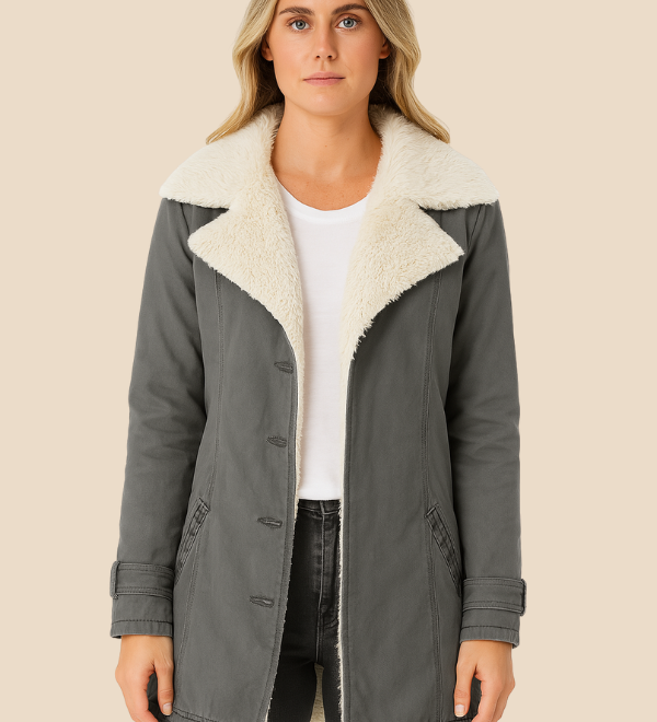 Varm teddyforet damejakke i blød fløjl med elegant krave