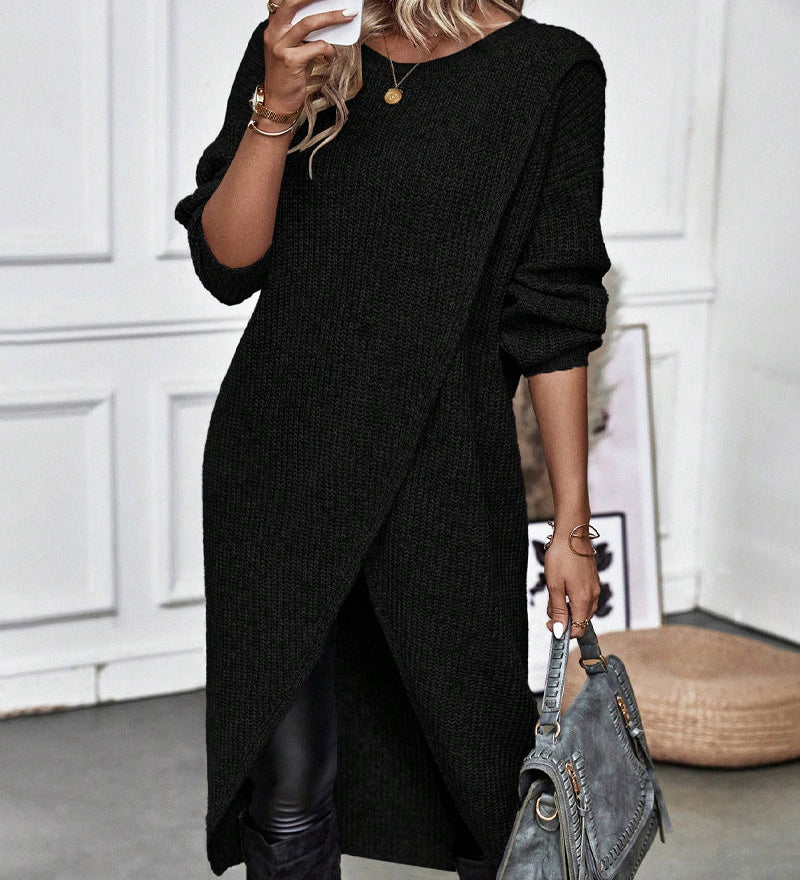 Asymmetrisk strikkjole med slå-om effekt og elegant pasform