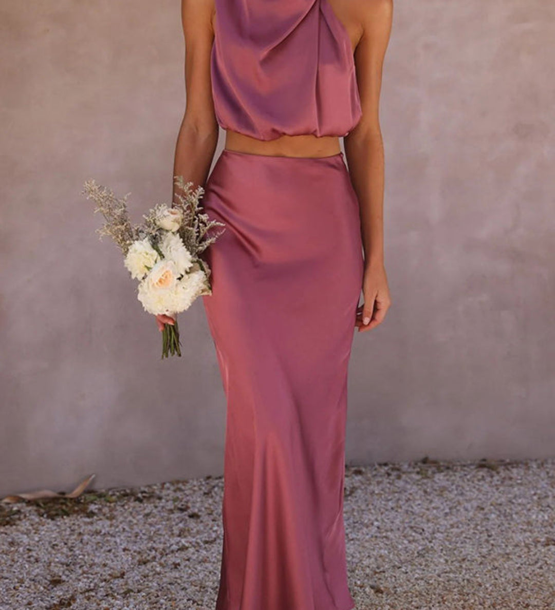 Satin sæt med cropped top og lang nederdel