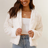 Kort faux fur jakke til kvinder – elegant og blød pelsjakke til hverdag og fest