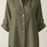 Løs Skjortebluse med Oprullede Ærmer – Let og Elegant Hverdagsstil