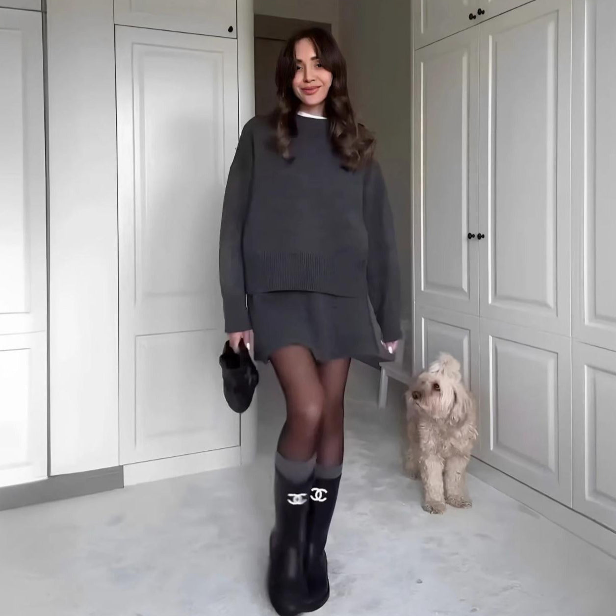 Oversized Strikkjole med Høj Hals