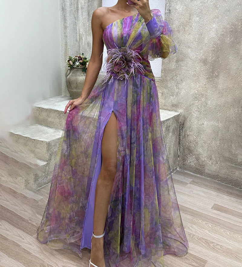 Elegant Asymmetrisk Maxikjole med Slids og Transparent Design