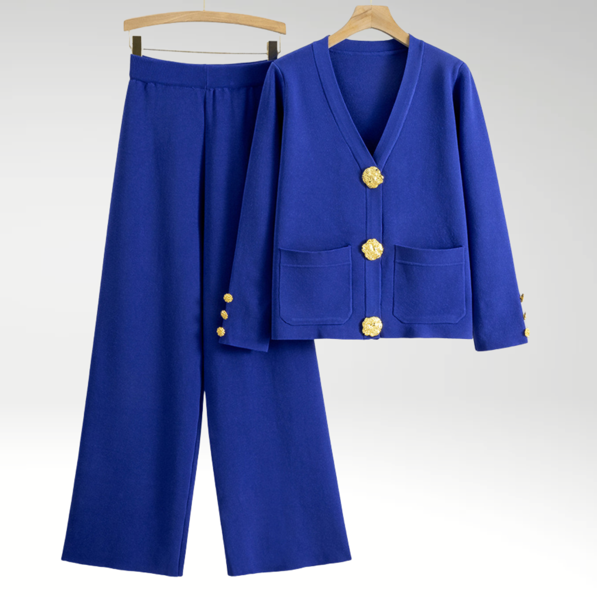 Elegant Blazer Sæt med Guldknapper og Brede Bukser – Sofistikeret Stil