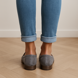 Grå loafers til kvinder i ruskindslook med lav hæl