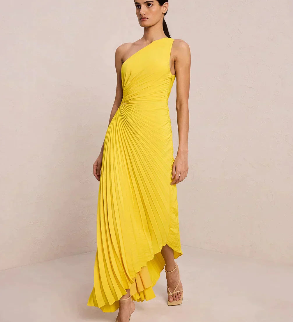 Én-Skulder Plisseret Midikjole – Elegant og Feminint Festlook