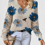 Blomstret V-Hals Bluse med Blondeærmer – Elegant og Feminin Stil