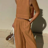 Løst sommer sæt i let stof – komfortabelt og stilrent to-delt outfit