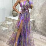 Elegant Asymmetrisk Maxikjole med Slids og Transparent Design