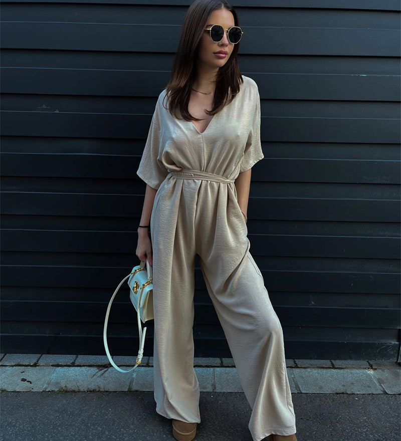 Kortærmet slå-om jumpsuit med snøre og vide ben