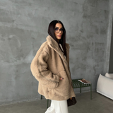 Teddy fleece jakke – varm, blød og stilfuld