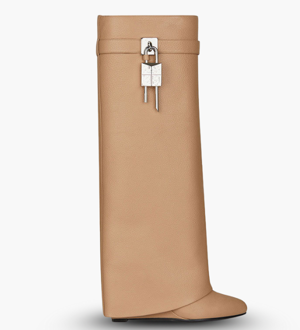Sculpted Pant Boots – Sort Støvle med Lås og Arkitektonisk Silhuet