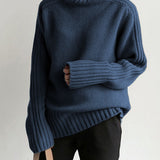 Ribstrikket Rullekrave Sweater med Oversized Pasform