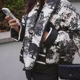 Toile-Inspireret Quiltet Jakke Dame | Sort-Hvid Elegant Statement