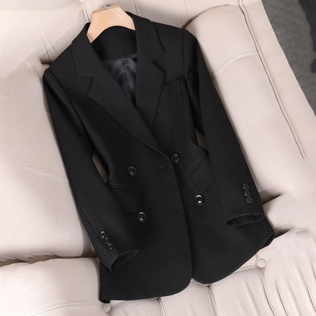Elegant dame blazer i dobbeltradet design