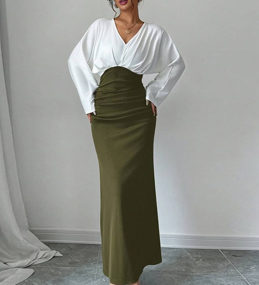 Elegant tofarvet maxikjole med draperet top – Formelt og feminint