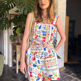 Blomstret sæt med top og shorts – Sommerlook med farver