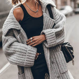 Oversized Ensfarvet Cardigan med Knapper og Revers til Kvinder