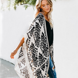 Boho kimono – Let cardigan med mønster og frynser til sommerlag