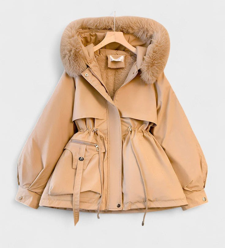 Vinterjakke med Faux Fur Hætte – Komfortabel Varme og Elegant Pasform