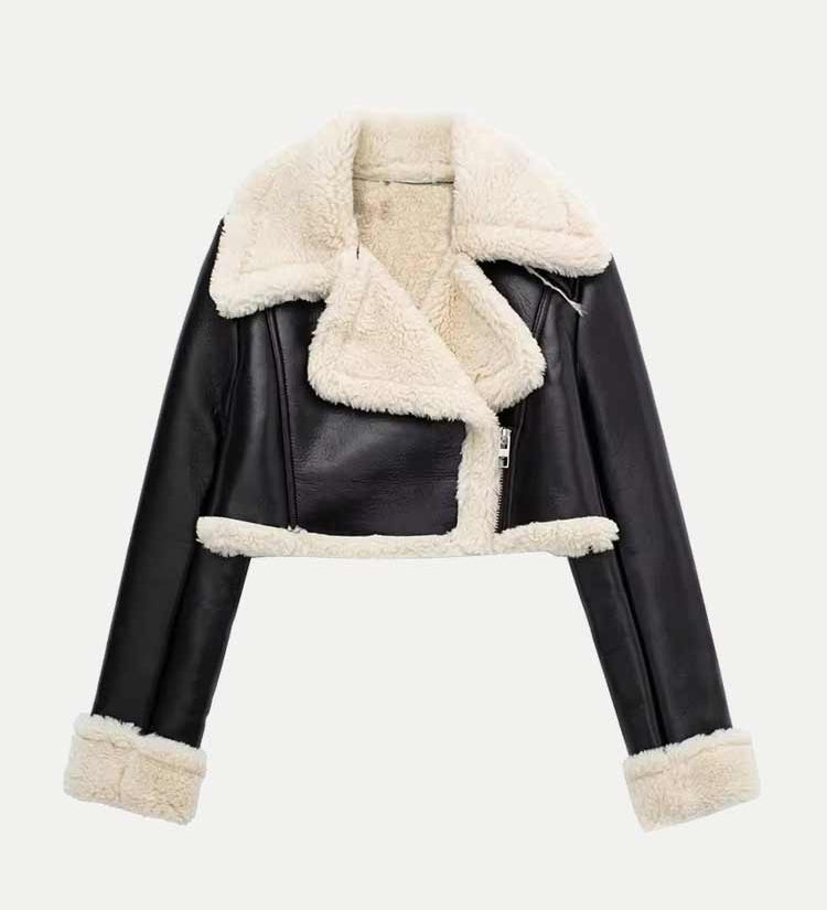 Kort Jakke med Kontrastforing og Elegant Moderne Look