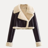 Kort Jakke med Kontrastforing og Elegant Moderne Look